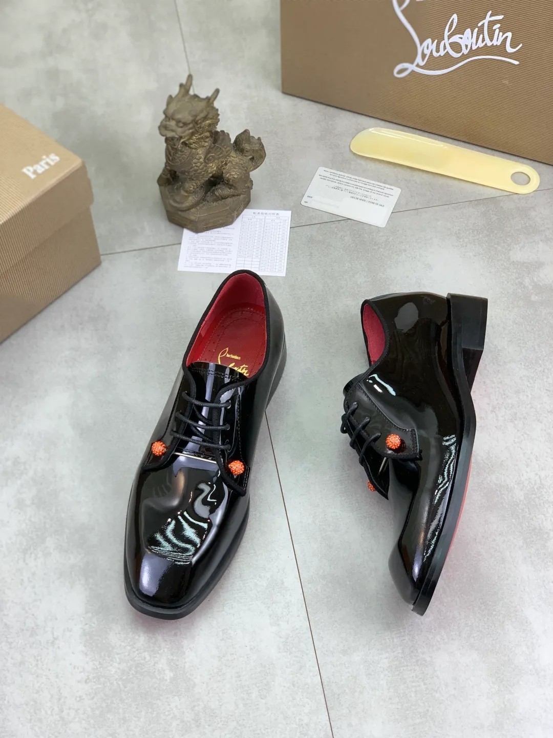 Men's shoes 💰P760 new style 💰high version 🇮🇹 CL red bottom series top purchasing original order series🔍🔍/🇮🇹Italian imported cowhide, imported genuine leather lining💪💪, completely 1⃣️ vs 1⃣️🇮🇹💪💪, ⚠Sole: The original sole provided by the original factory, the exclusive movable molded sole is super comfortable, ⚠Original factory follow-up goods, 🔍🔍high quality, you can come in and out at will, welcome to compare ⚠Size: 38-44 (45 46 can be customized)